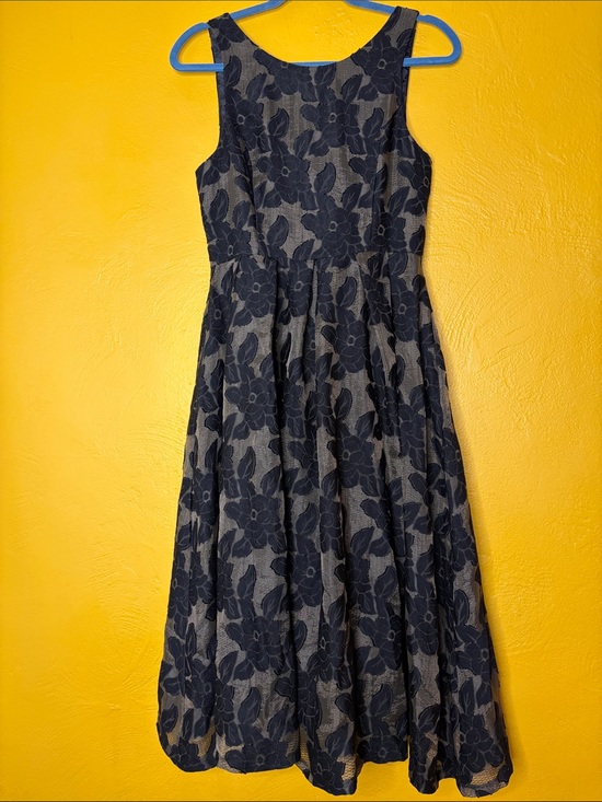 Astr Dresses & Skirts - ASTR NWT Black Olive Floral Fit & Flare Dress Medium Fully Lined